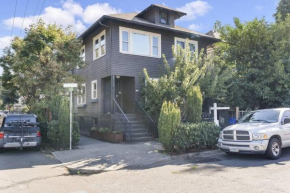 2BR Hideaway in the heart of SE Portland